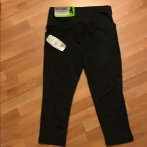 Black yoga pants size small